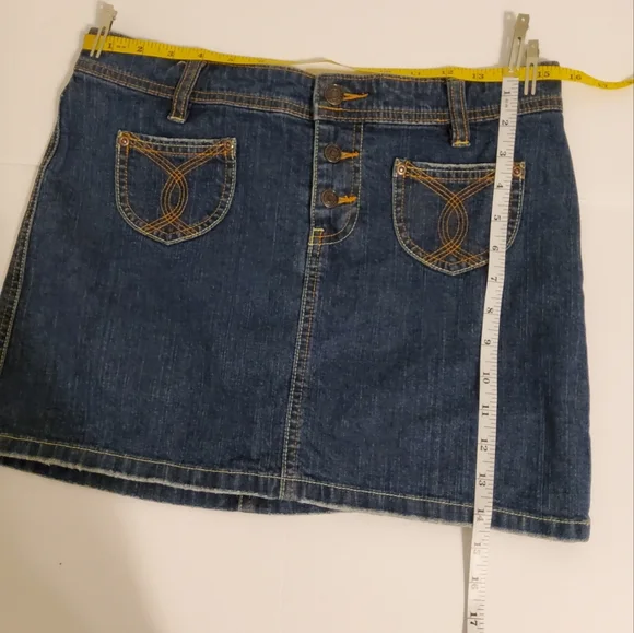 OLD NAVY BRAND BLUE JEANS ULTRA LOW WAIST MINI SKIRT SIZE 4 - Picture 3 of 8